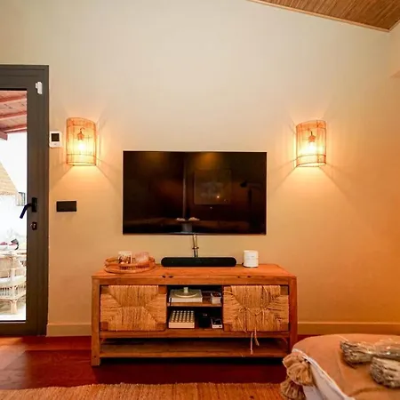 Luxury 4br With Pool, Bbq And Ac