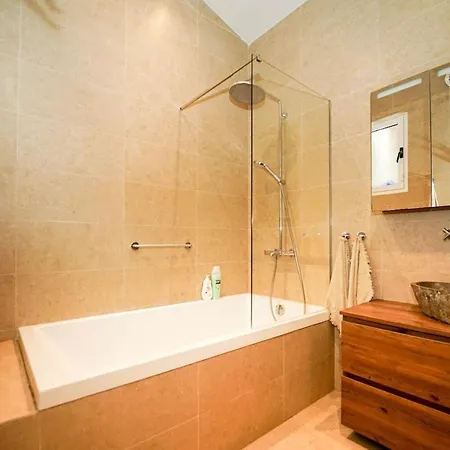 度假居 Luxury 4br With Pool, Bbq And Ac