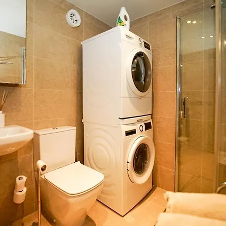 Luxury 4br With Pool, Bbq And Ac 度假居 *