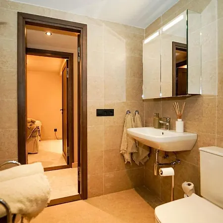 度假居 Luxury 4br With Pool, Bbq And Ac *